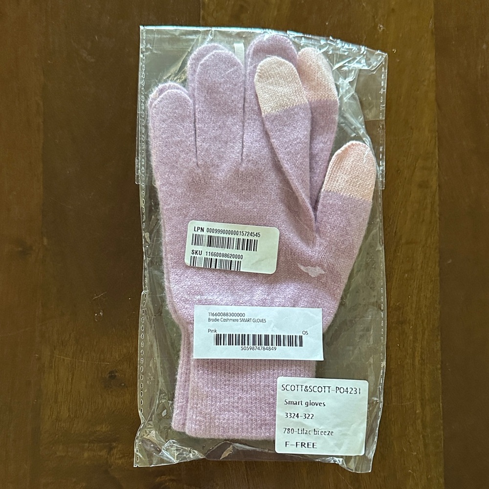 NWT Brodie 100% Cashmere Smart Gloves